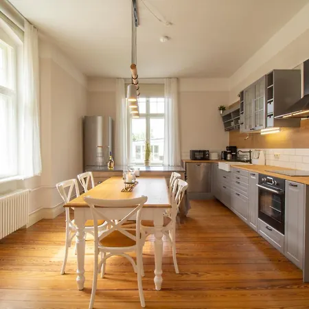 Brise Noah App 2 Апартаменты *